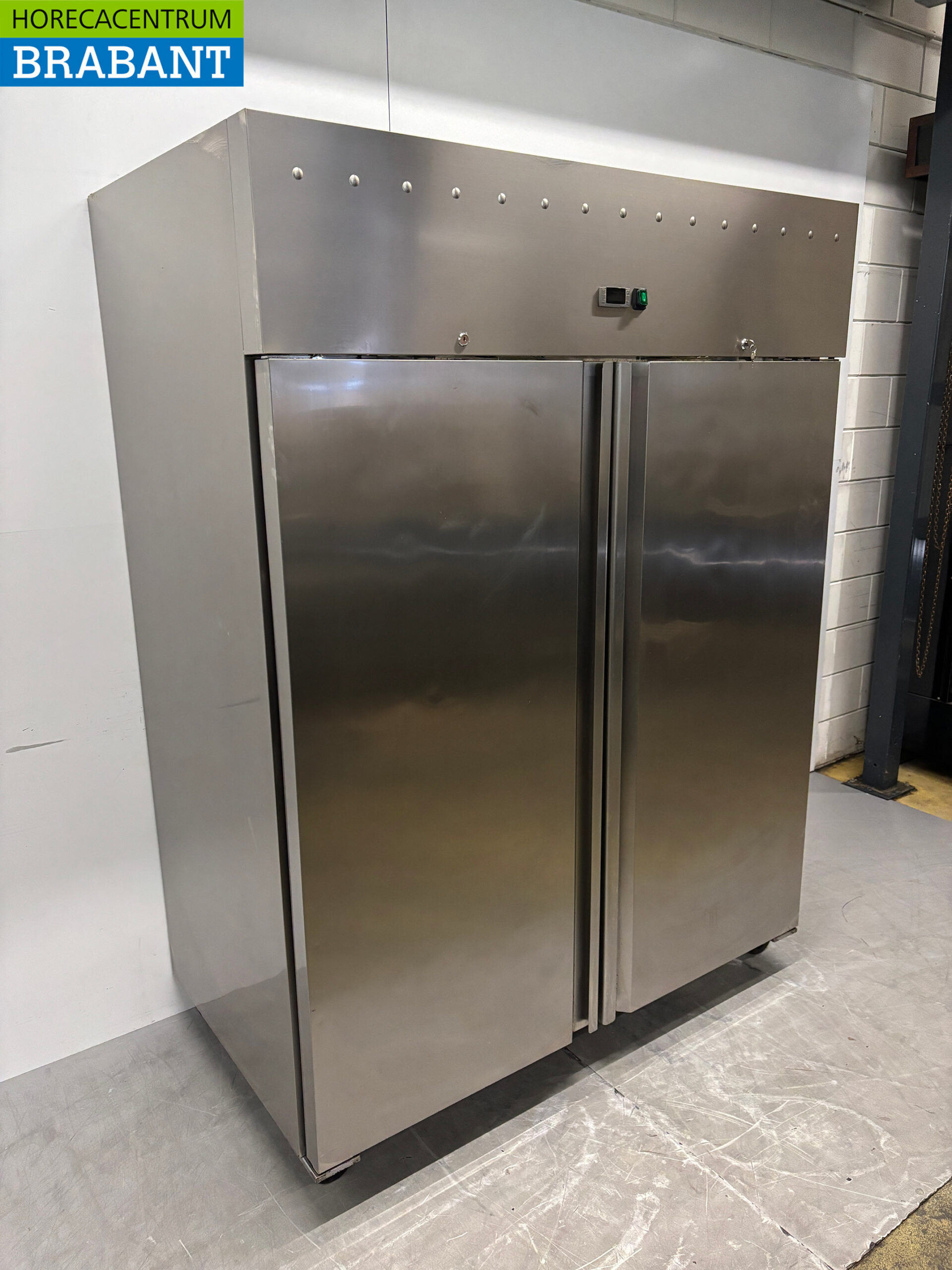 Doppeltüriger Kühlschrank aus Edelstahl 1400 Liter 230V Horeca – Bild 3