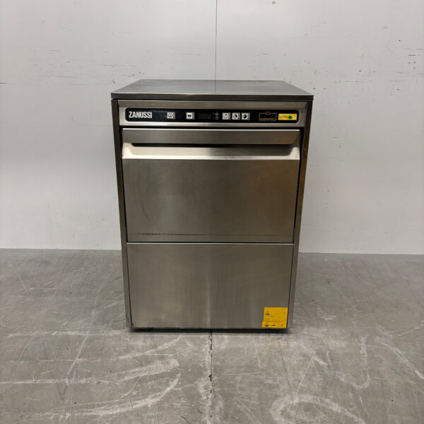 Zanussi Geschirrspüler aus Edelstahl mit Ablaufpumpe 400V Horeca