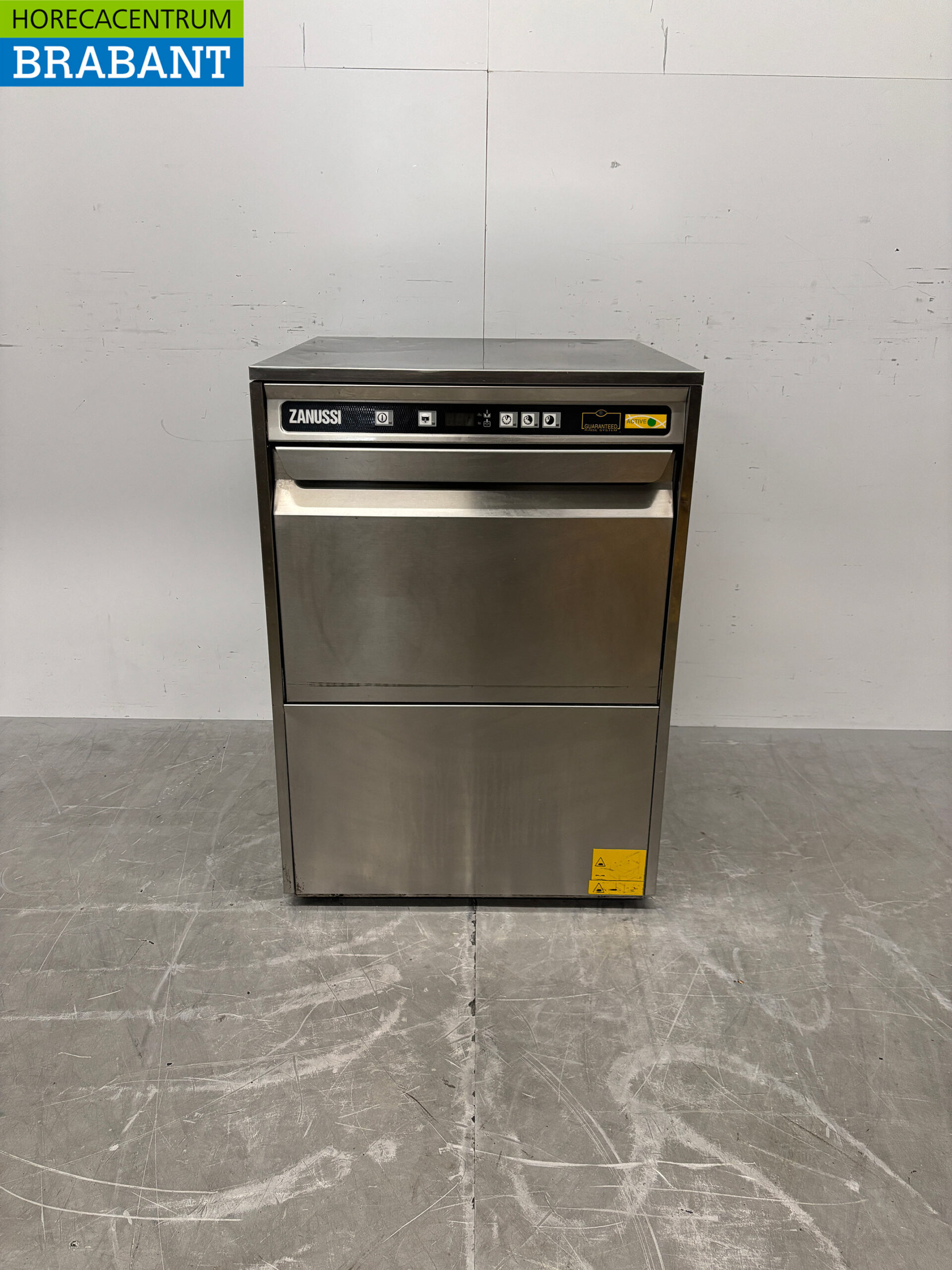 Zanussi Geschirrspüler aus Edelstahl mit Ablaufpumpe 400V Horeca