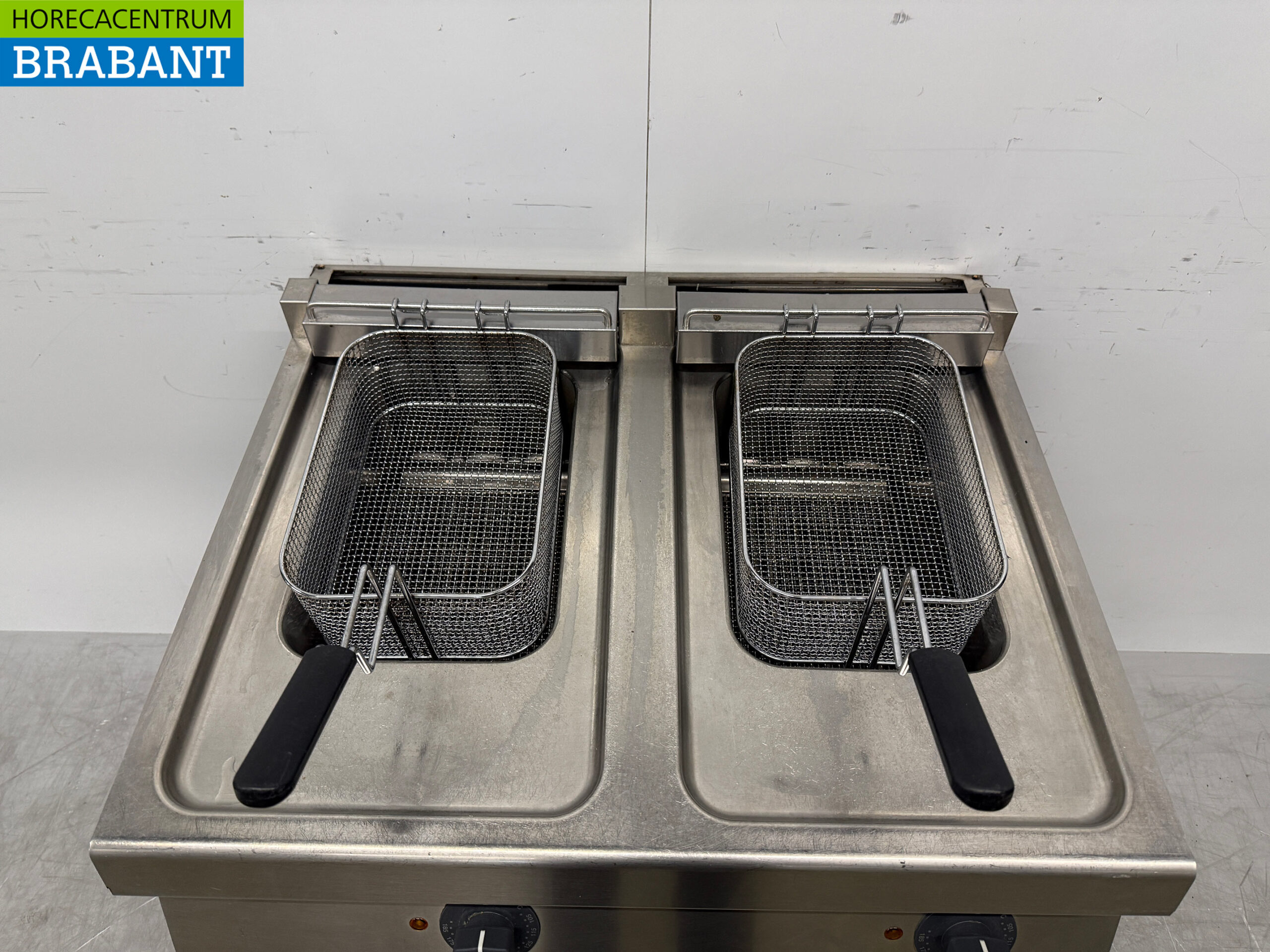 Zanussi Doppel-Fritteuse aus Edelstahl, 2 x 16 Liter, 400 V, Gastronomie – Bild 4