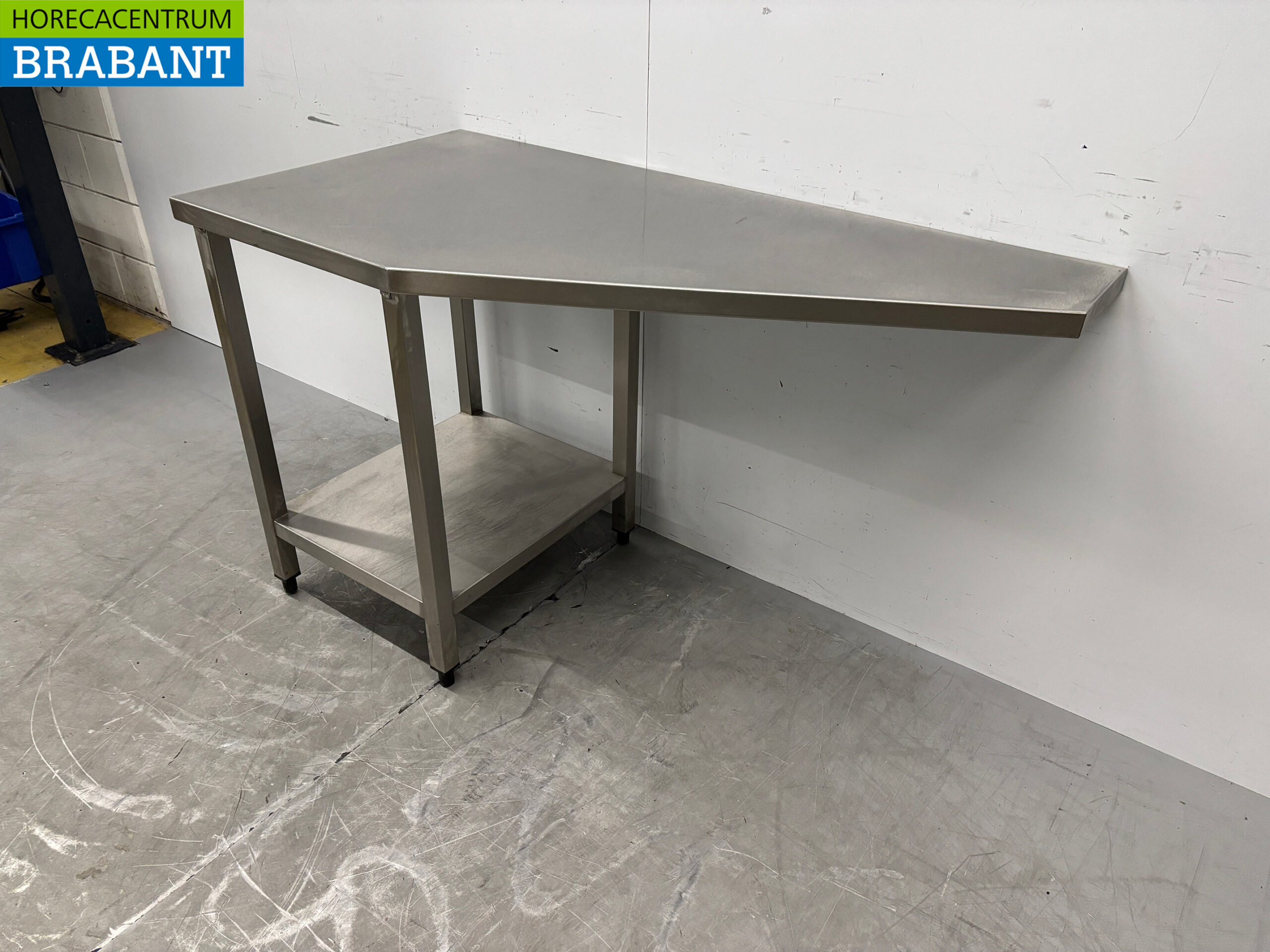 Edelstahl-Arbeitstisch mit Ablagefläche 139 x 70 x 86,5 cm Gastronomie – Bild 2
