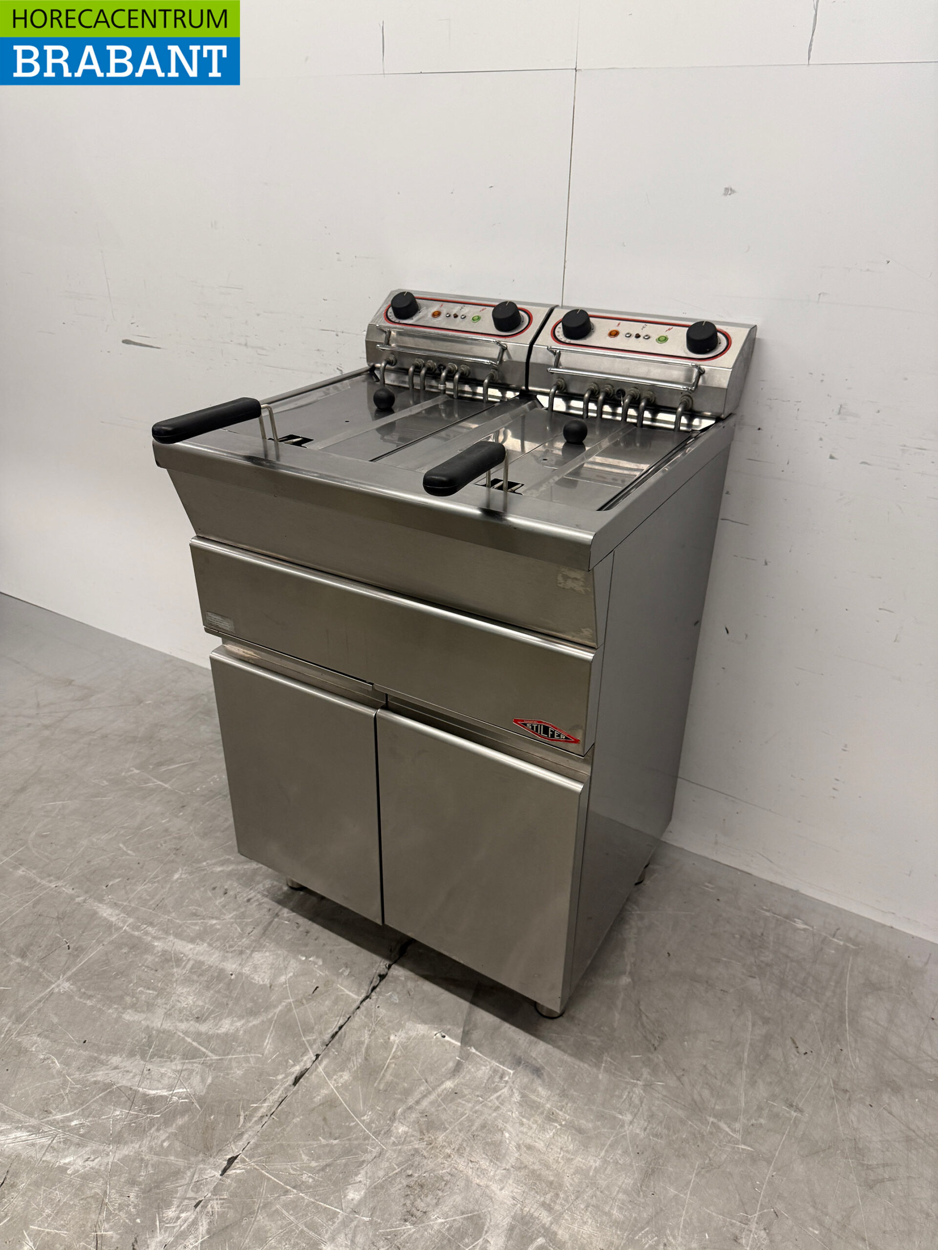 Stilfer Doppel-Fritteuse aus Edelstahl, 2 x 12 Liter, 2 x 400 V, Gastronomie – Bild 2