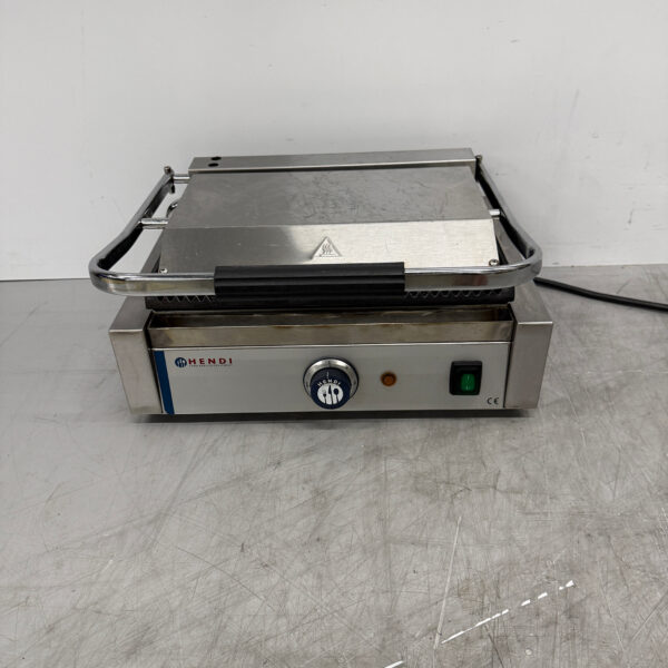 Hendi-Kontaktgrill aus Edelstahl, Panini-Grill, geriffelt, 230 V, Gastronomie