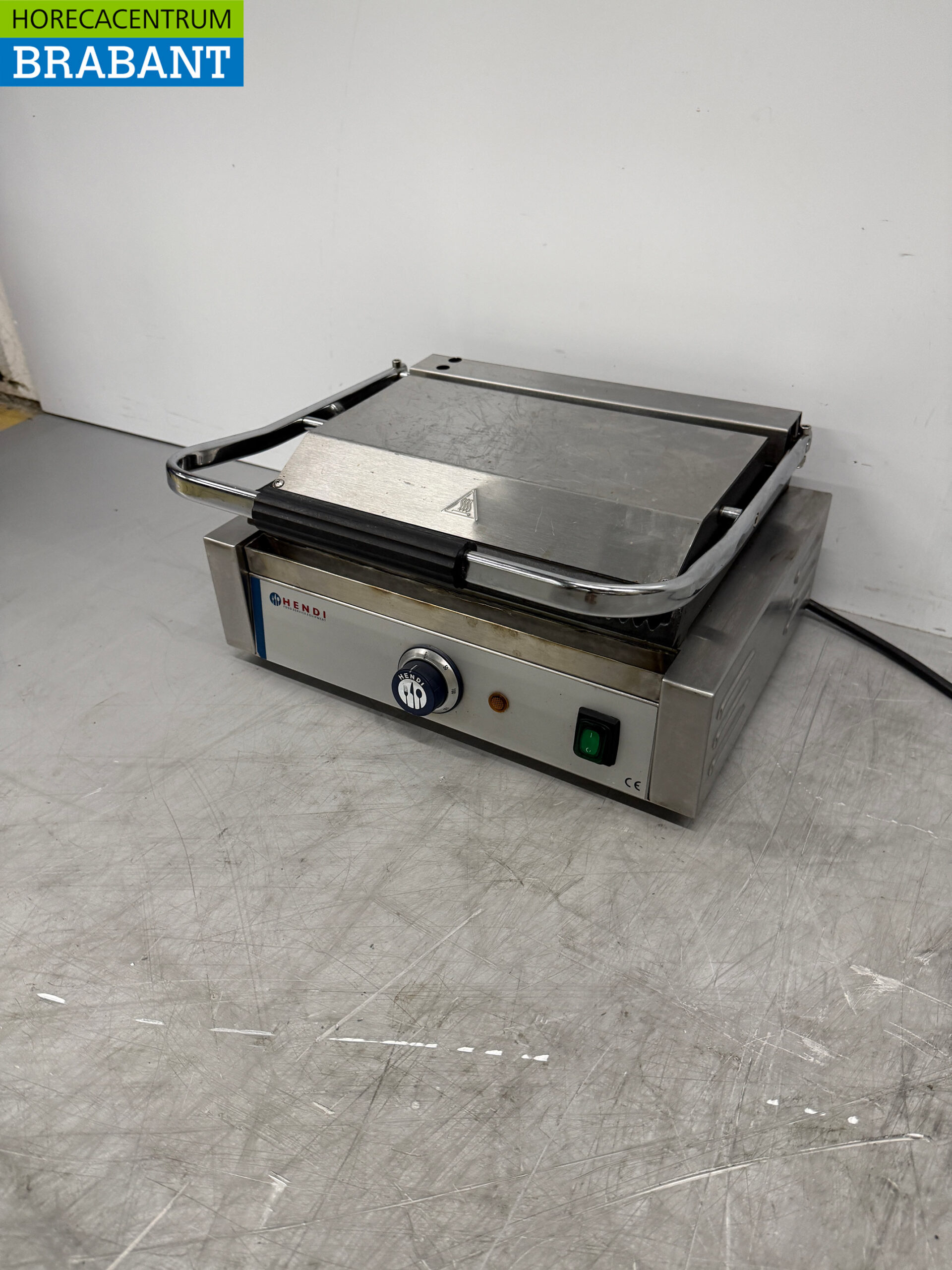 Hendi-Kontaktgrill aus Edelstahl, Panini-Grill, geriffelt, 230 V, Gastronomie – Bild 2