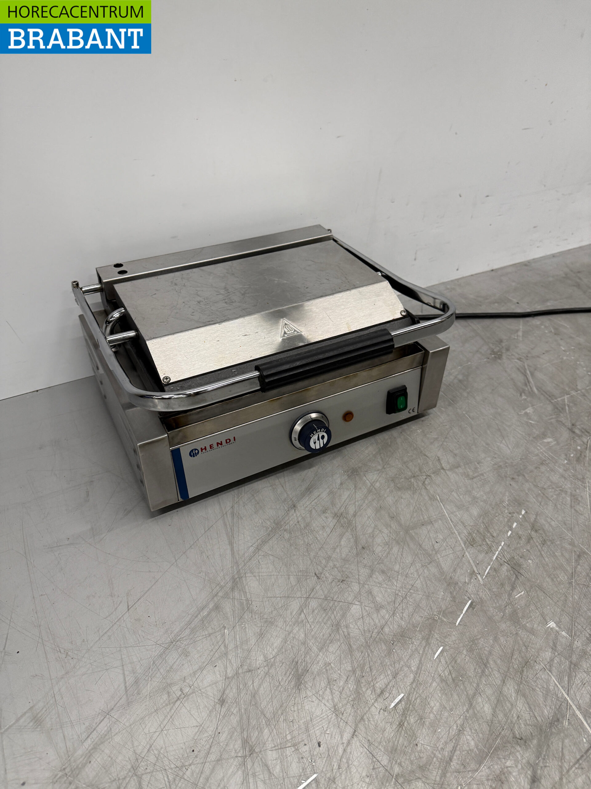 Hendi-Kontaktgrill aus Edelstahl, Panini-Grill, geriffelt, 230 V, Gastronomie – Bild 3