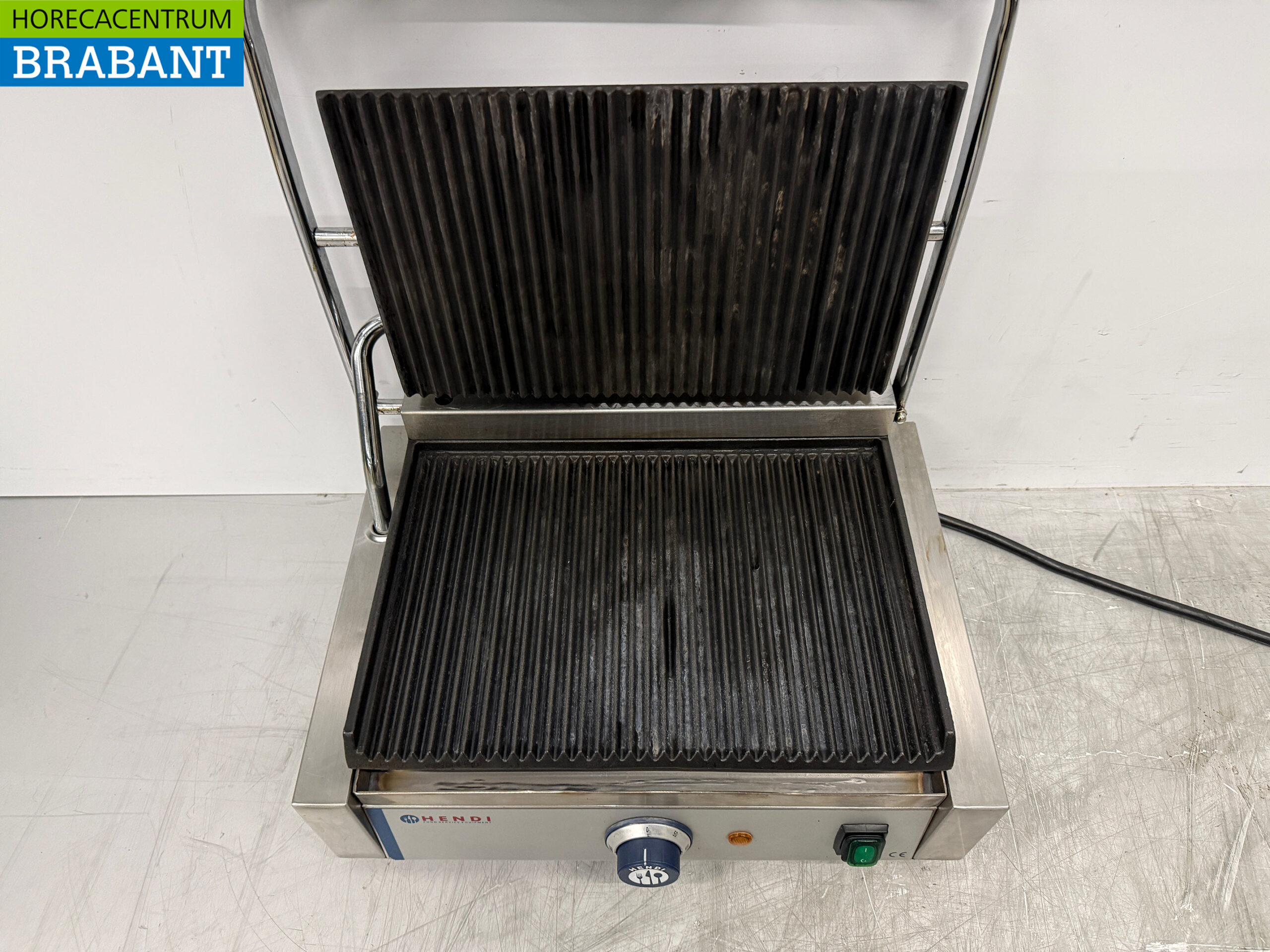 Hendi-Kontaktgrill aus Edelstahl, Panini-Grill, geriffelt, 230 V, Gastronomie – Bild 4
