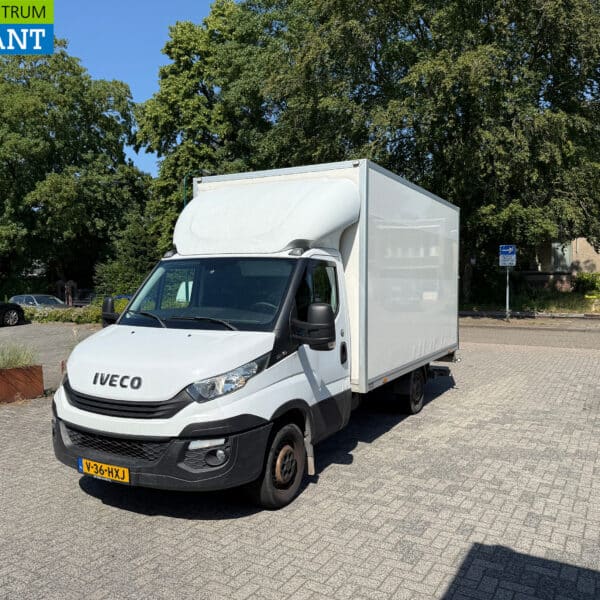 Iveco Daily 35S14 Kastenwagen + Ladebordwand 20 m³ 146.900 km Baujahr 2018