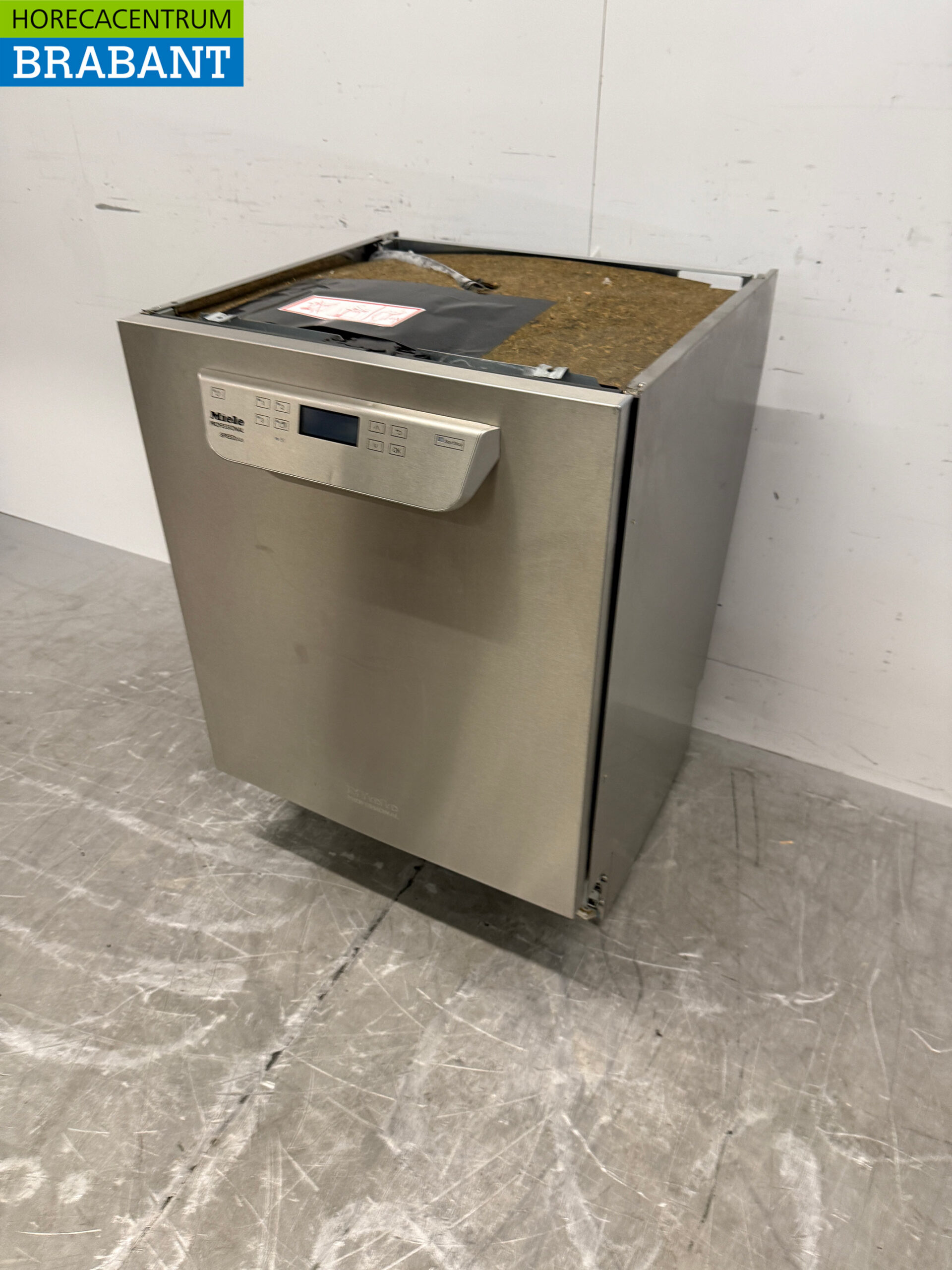 Edelstahl-Einbaugeschirrspüler von Miele mit Ablaufpumpe, 400 V, für die Gastronomie – Bild 2
