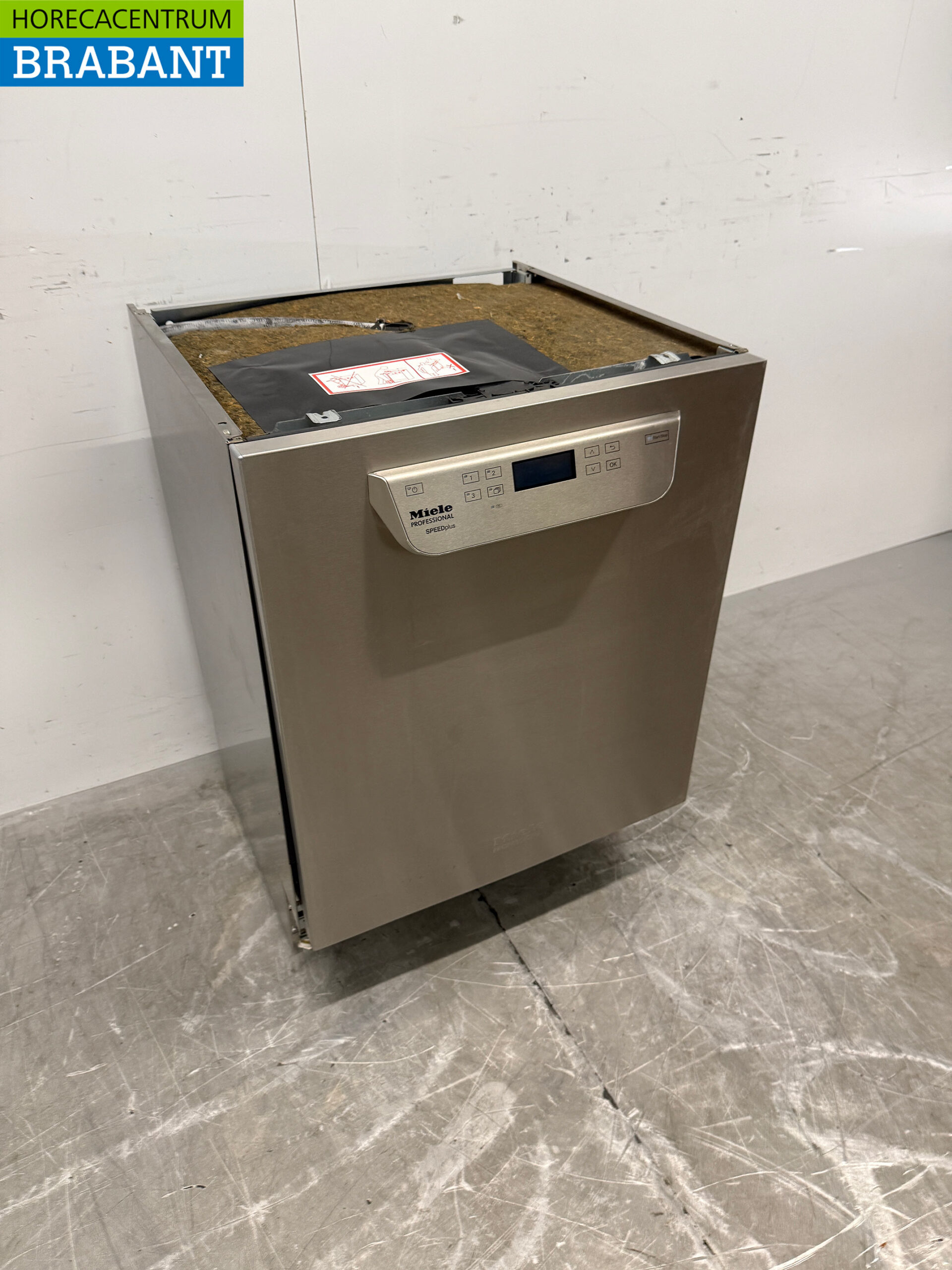 Edelstahl-Einbaugeschirrspüler von Miele mit Ablaufpumpe, 400 V, für die Gastronomie – Bild 3