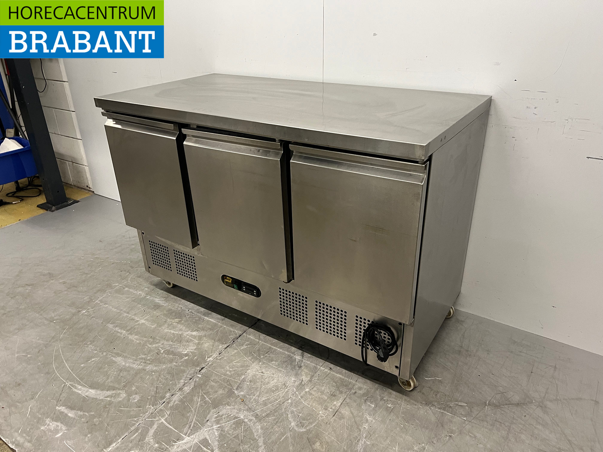 Parry-Kühlarbeitsbank aus Edelstahl, fahrbar, 3 Türen, 137 cm, 230 V, Gastronomie – Bild 2