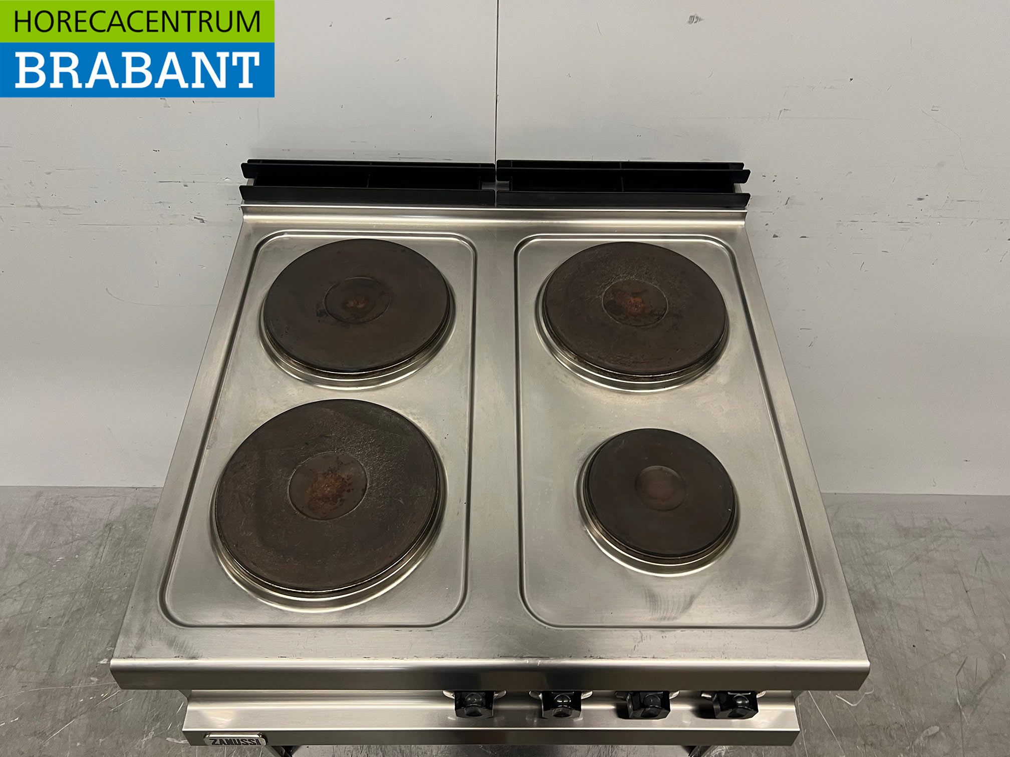 Zanussi-Elektroherd aus Edelstahl mit 4 Kochstellen, 70 cm, 400 V, für die Gastronomie – Bild 4