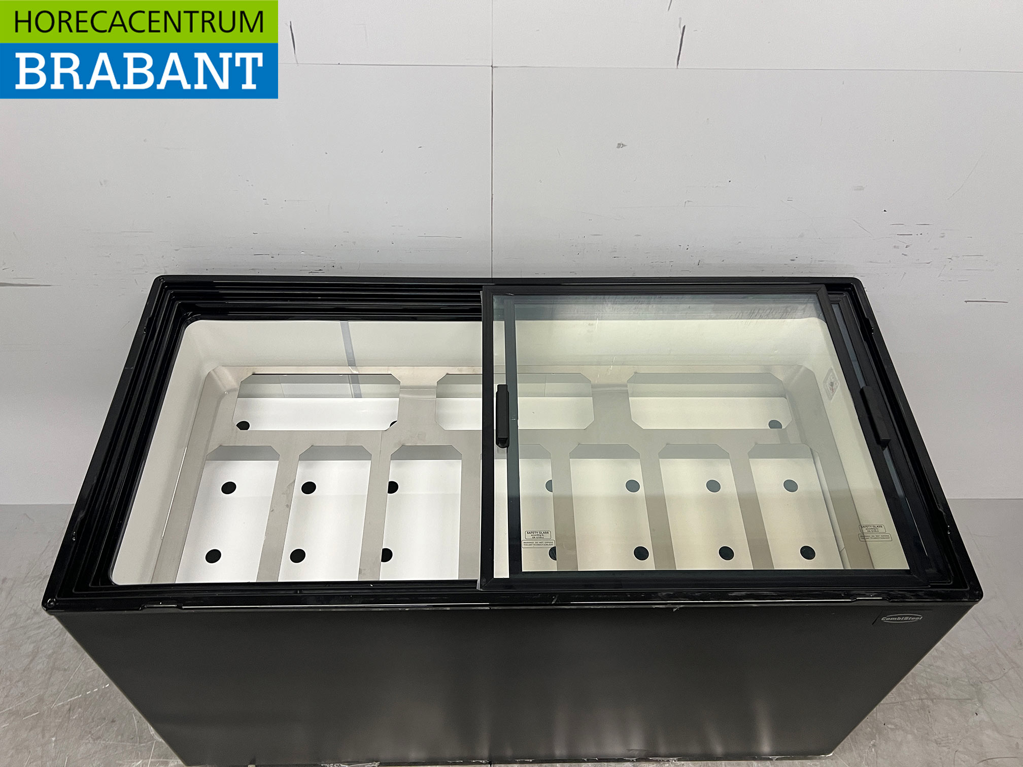 Mobile Combisteel Teneriffa Schaufel-Eisvitrine 10 Fächer 230V Horeca – Bild 4