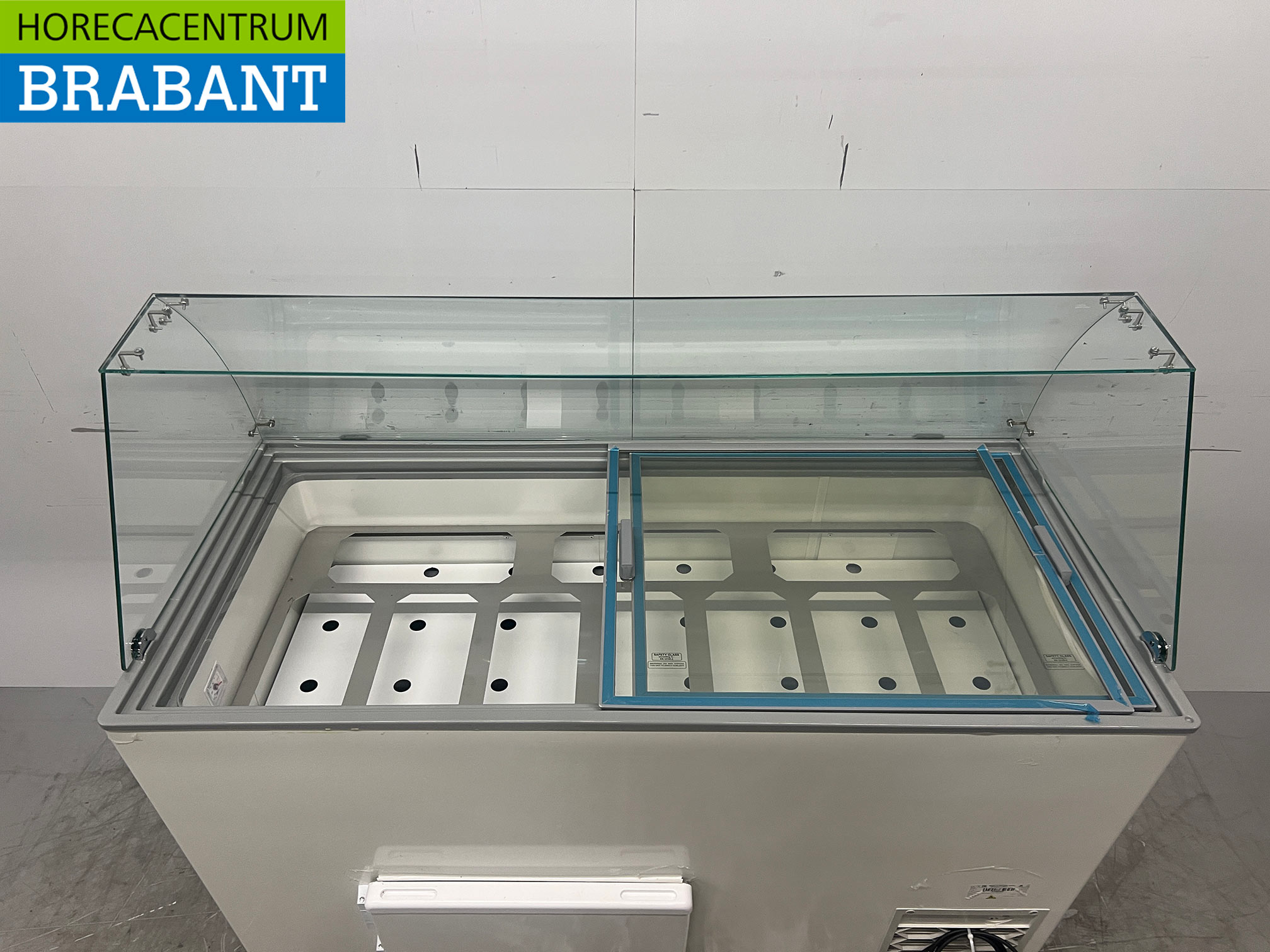 Mobile Combisteel Teneriffa Schaufel-Eisvitrine 10 Fächer 230V Horeca – Bild 5
