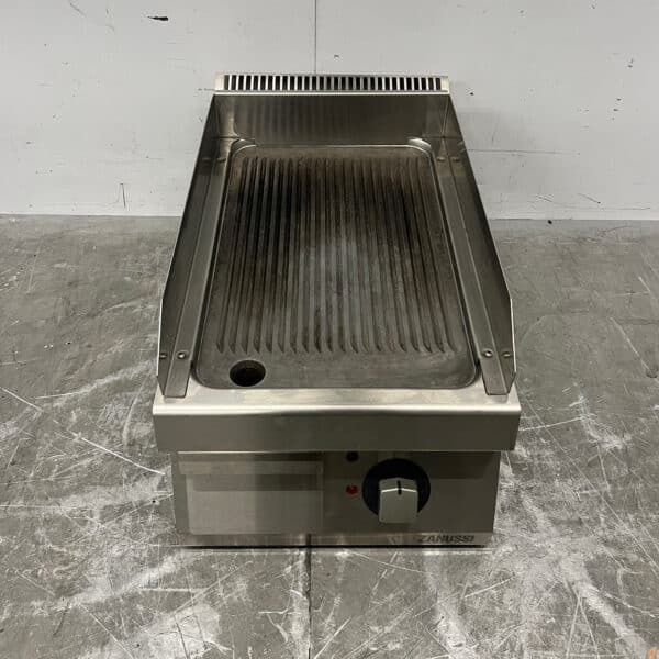 Zanussi-Backblech aus Edelstahl, gerippt, 40 cm, 400 V, Gastronomie