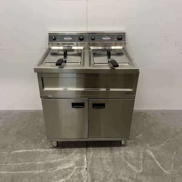 Edelstahl-Fritteuse „Combisteel“ mit zwei Frittierbehältern, je 12 Liter, 2 x 400 V, für die Gastronomie