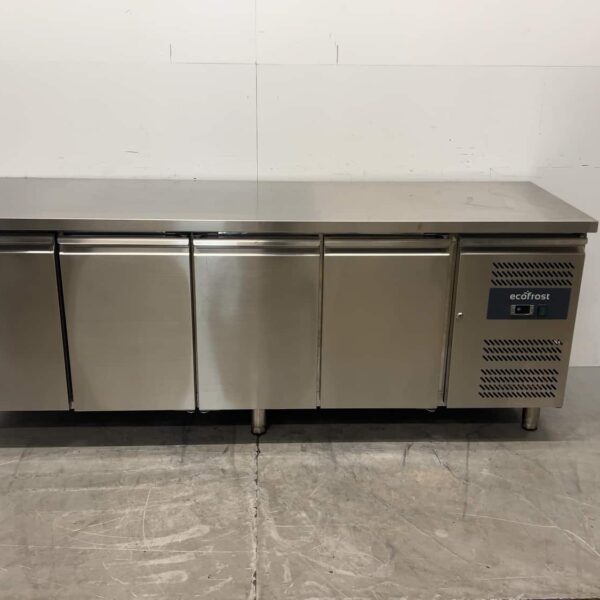 Edelstahl-Kühlarbeitsbank „Ecofrost“ 230 V, 223 x 70 x 84 cm, Gastronomie