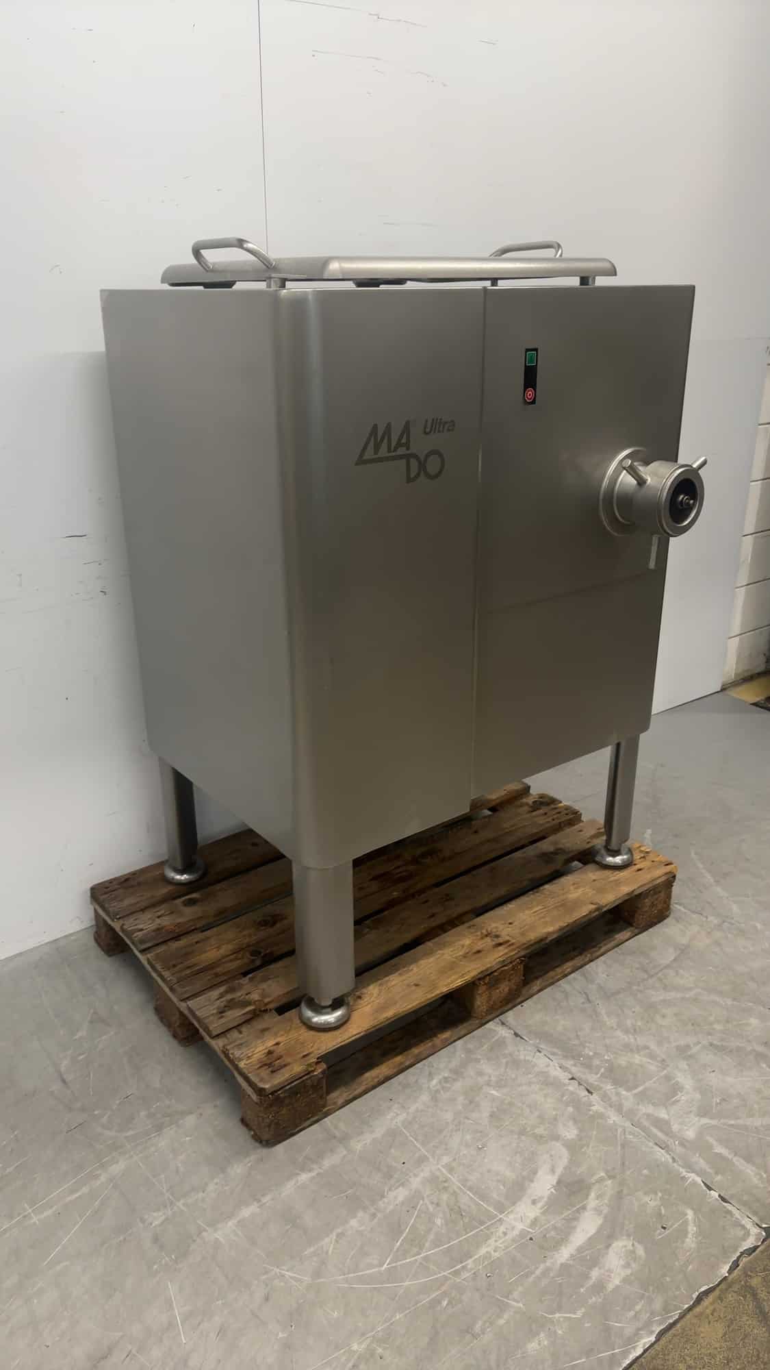 Edelstahl-Fleischwolf „Mado Ultra“ 400 kg, 9 kW, 400 V, Gastronomie