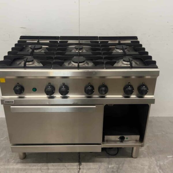 Zanussi-Gasherd aus Edelstahl mit 6 Kochstellen und Backofen, 3 x 2/1 GN, Erdgas, 105 x 70 x 88,5 cm, Gastronomie