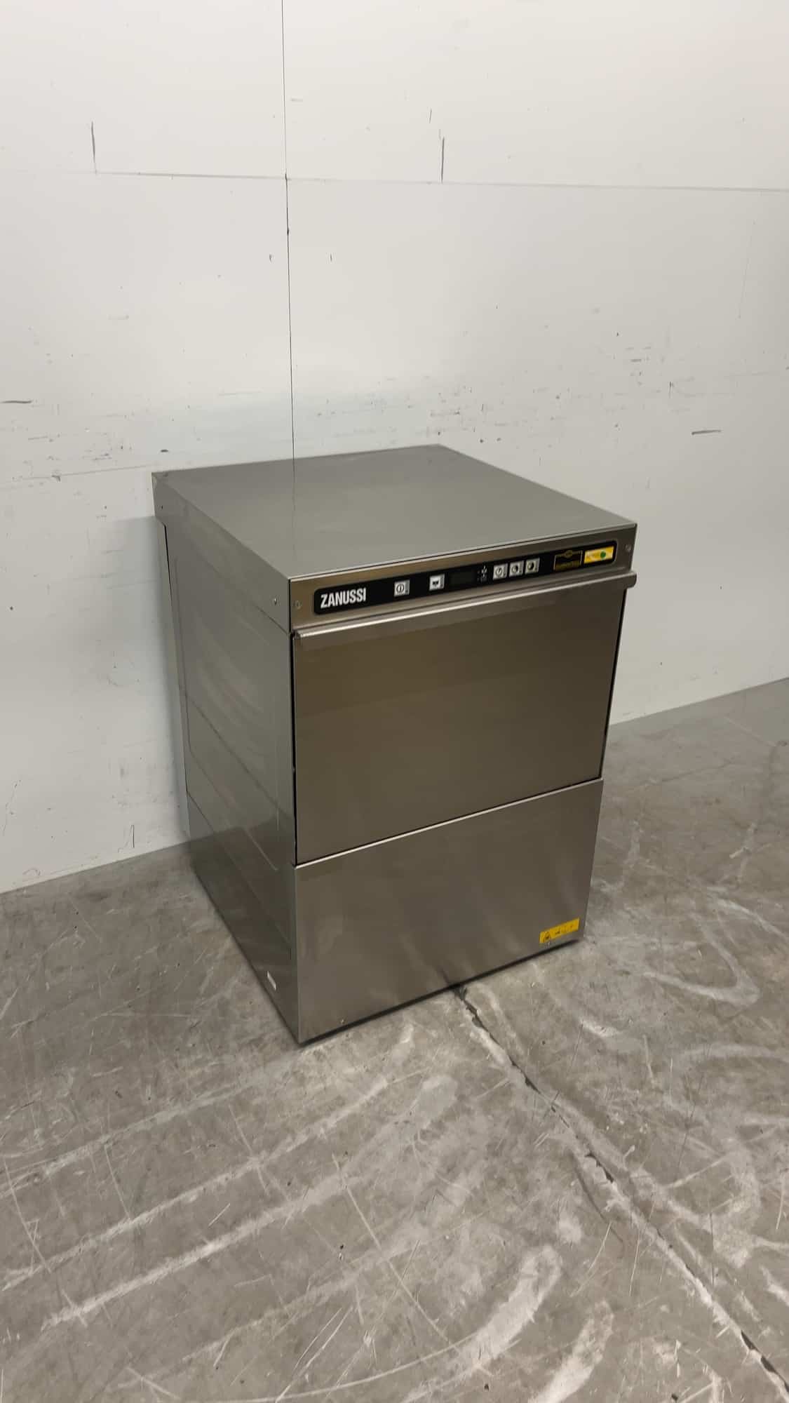 Zanussi ZUCA3 Geschirrspüler aus Edelstahl, 3,6 kW, 230 V, 60 × 61 × 83,5 cm, Gastronomie