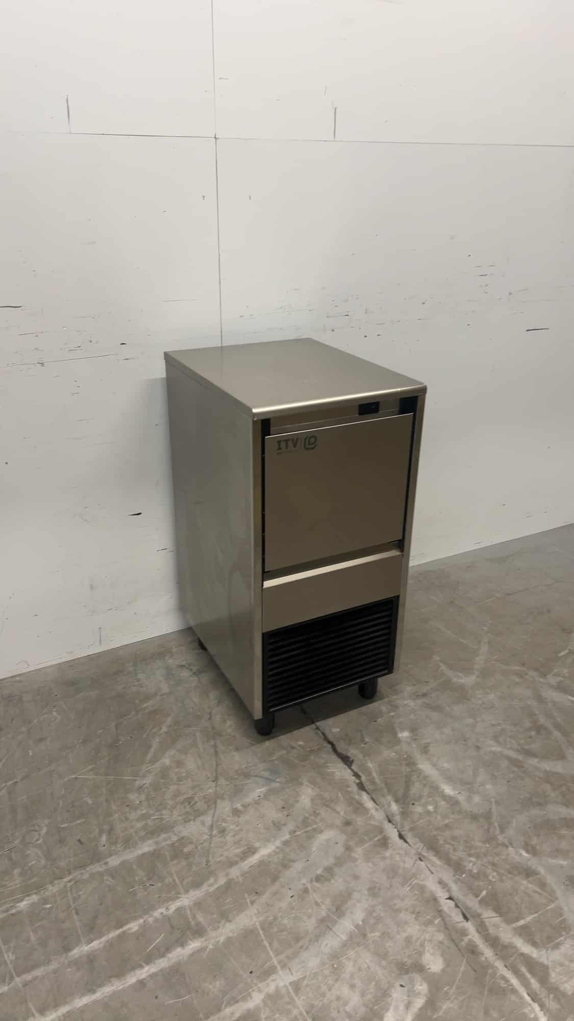 RVS ITV Gala NG30 A IJsblokjesmachine 30 kg p/dag 15 kg Bunker 230V Horeca